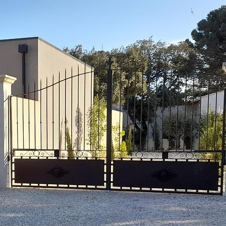La Mathilde Acomodação com café da manhã Villeneuve-lès-Avignon Exterior foto