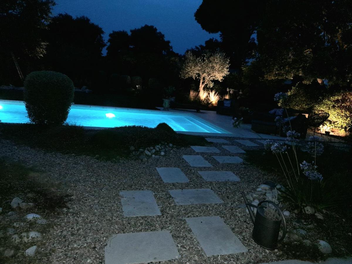 La Mathilde Acomodação com café da manhã Villeneuve-lès-Avignon Exterior foto